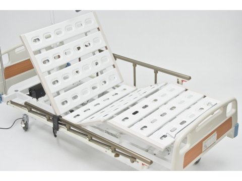 Кровать функциональная медицинская электрическая RS201 (четырехсекционая, трехфункциональная) регулировка головной, ножной секци фото 2