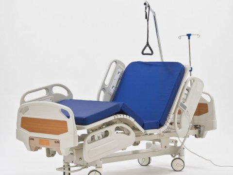 Кровать функциональная медицинская электрическая RS101-F (четырехсекционая, пятифункциональная) головной и ножной подъемы, регул фото 2